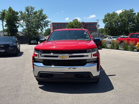 Used 2022 Chevrolet Silverado 1500 LT AWD/4WD image 8