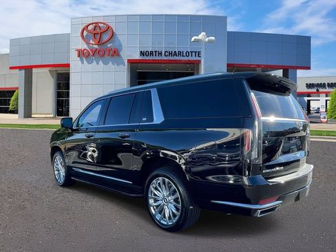Used 2023 Cadillac Escalade ESV Premium Luxury AWD/4WD image 4