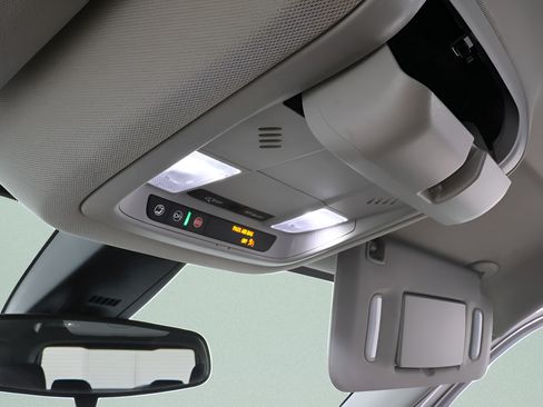 Used 2023 GMC Acadia SLE w/ Driver Convenience Package FWD image 13