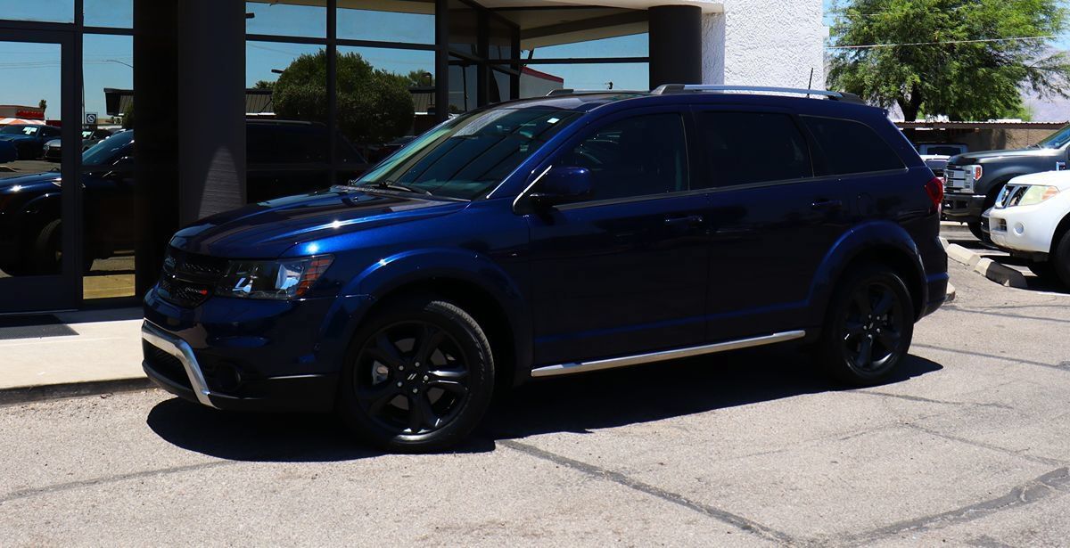 Used 2020 Dodge Journey Crossroad FWD image 3