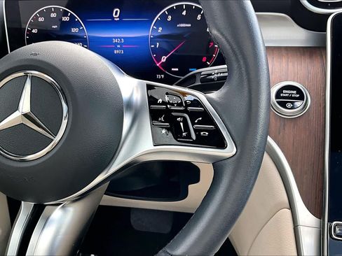 Used 2025 Mercedes-Benz GLC 300 image 22