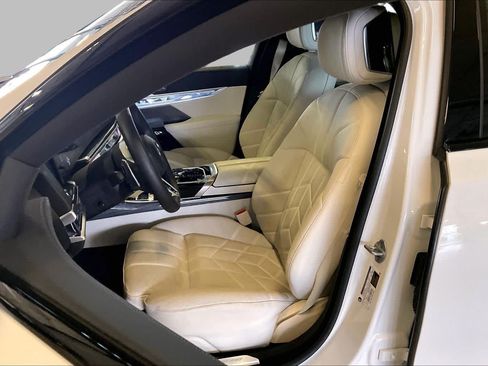 Used 2026 BMW 740i RWD image 7