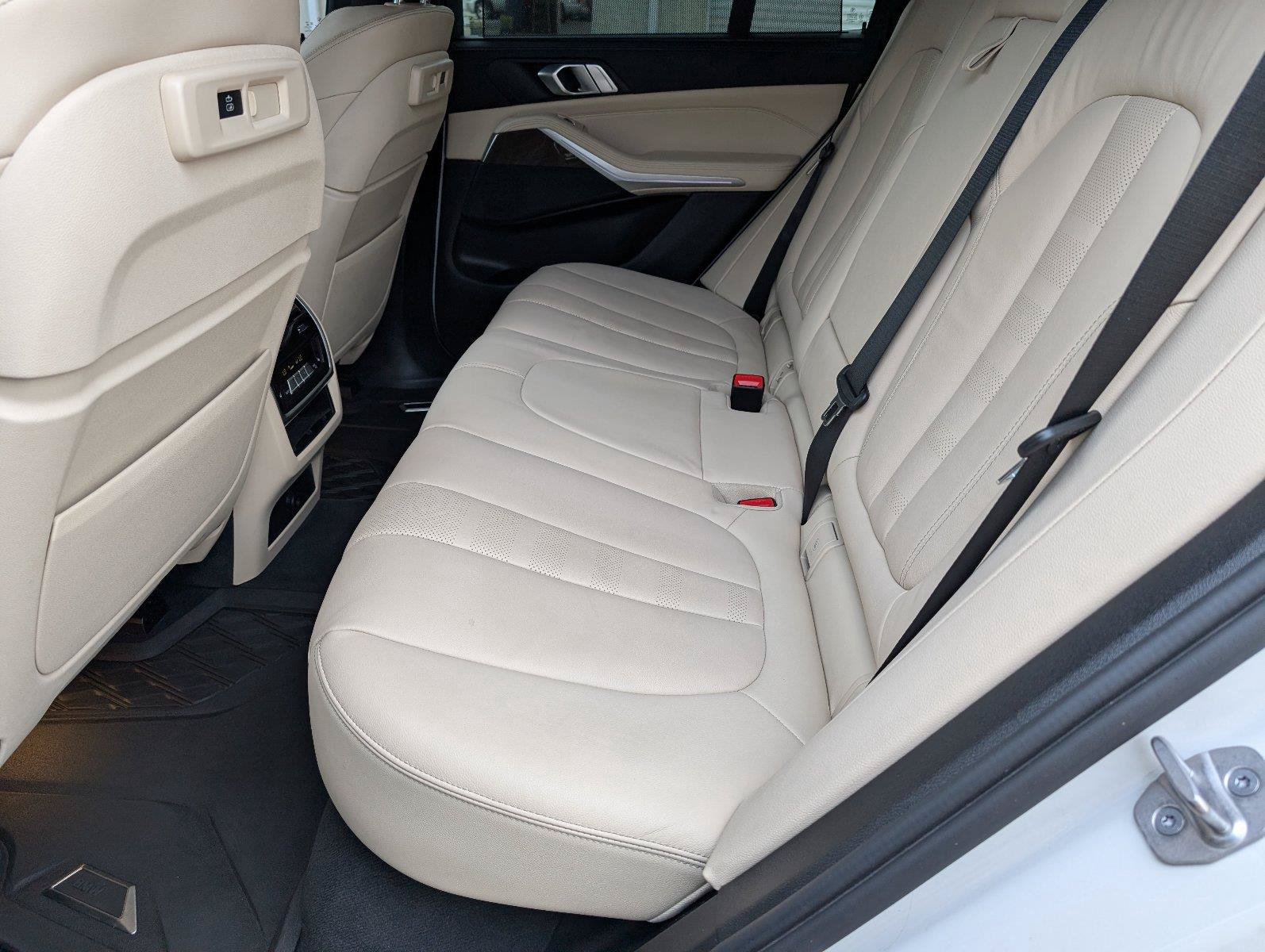 Used 2022 BMW X5 sDrive40i w/ Luxury Seating Package RWD image 33