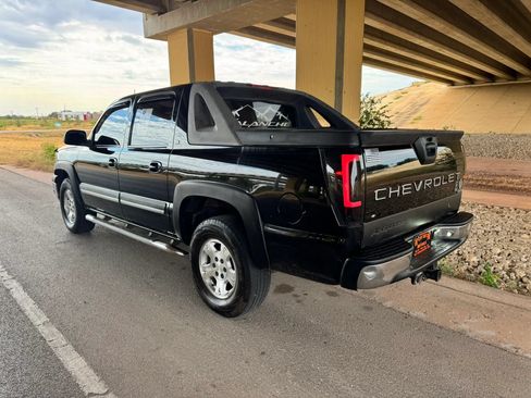 Used 2005 Chevrolet Avalanche Z66 w/ Sun And Sound Package RWD image 5