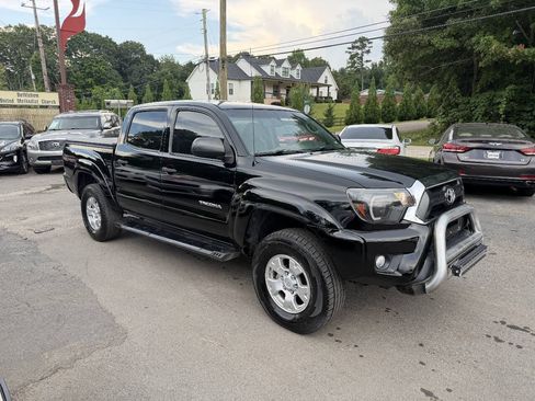 Used 2012 Toyota Tacoma 4x4 Double Cab w/ TRD Off-Road Pkg image 3