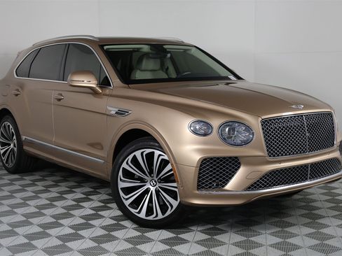 Used 2021 Bentley Bentayga image 16