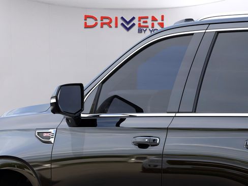 New 2026 GMC Yukon Denali w/ Sun & Power Step Package image 12