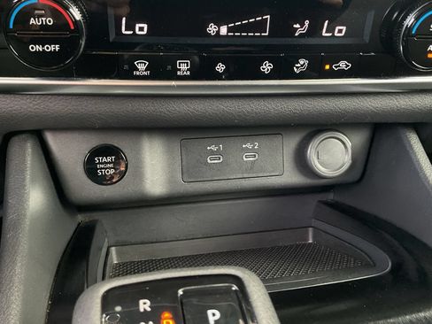 Used 2025 Nissan Rogue SV FWD image 21