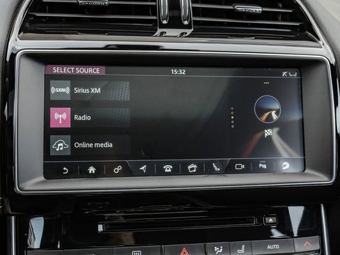 Used 2019 Jaguar XE S RWD image 37