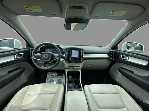 Used 2022 Volvo XC40 T5 Momentum AWD/4WD image 32