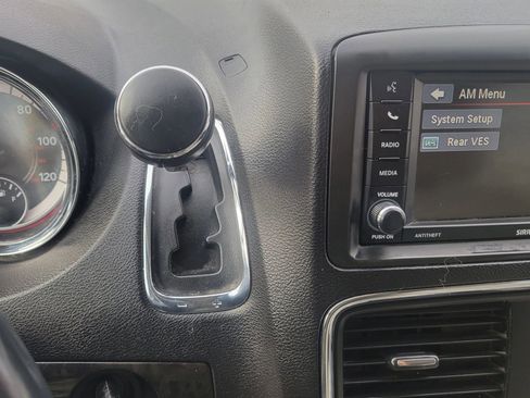 Used 2015 Dodge Grand Caravan SXT w/ UConnect Hands-Free Group image 22