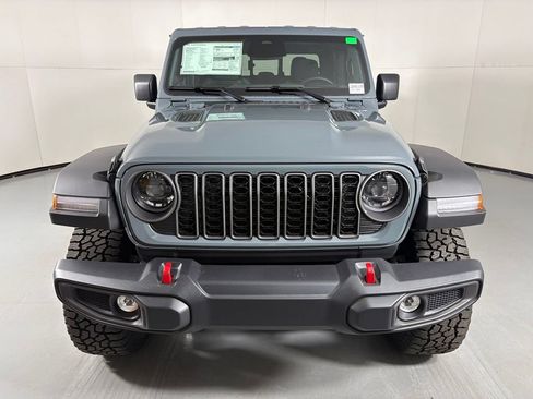 New 2026 Jeep Gladiator Rubicon w/ Steel Power Dome Hood Package AWD/4WD image 3