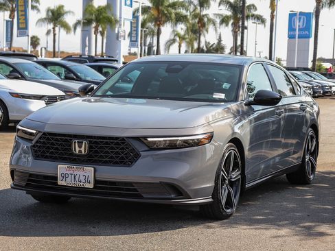 Used 2025 Honda Accord Sport image 3