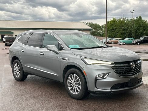 Used 2024 Buick Enclave Premium AWD/4WD image 7