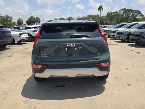 New 2026 Kia Niro EX FWD image 7