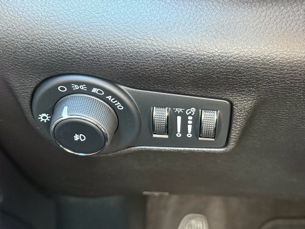 Used 2024 Jeep Compass Limited AWD/4WD image 21