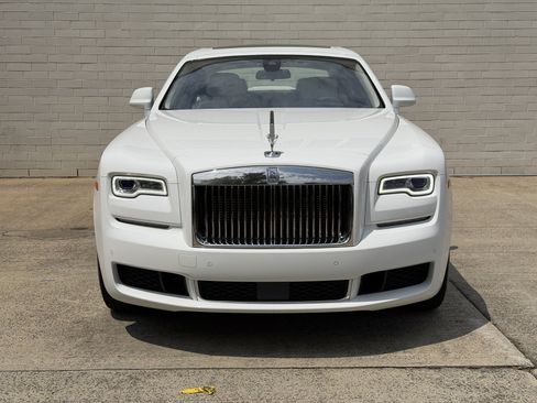 Used 2018 Rolls-Royce Ghost RWD image 4