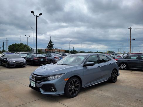 Used 2019 Honda Civic Sport image 3