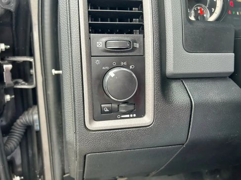 Used 2017 RAM 2500 Tradesman w/ Popular Equipment Group image 9