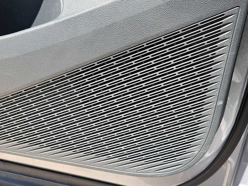 Used 2024 Volkswagen Atlas SE AWD/4WD image 29