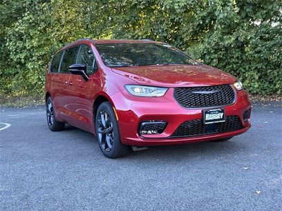 New 2026 Chrysler Pacifica Limited