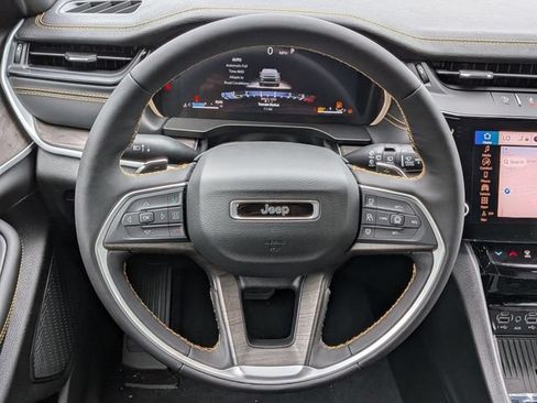New 2026 Jeep Grand Cherokee Limited AWD/4WD image 18