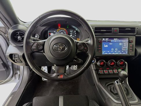 Used 2024 Toyota GR86 Premium image 23