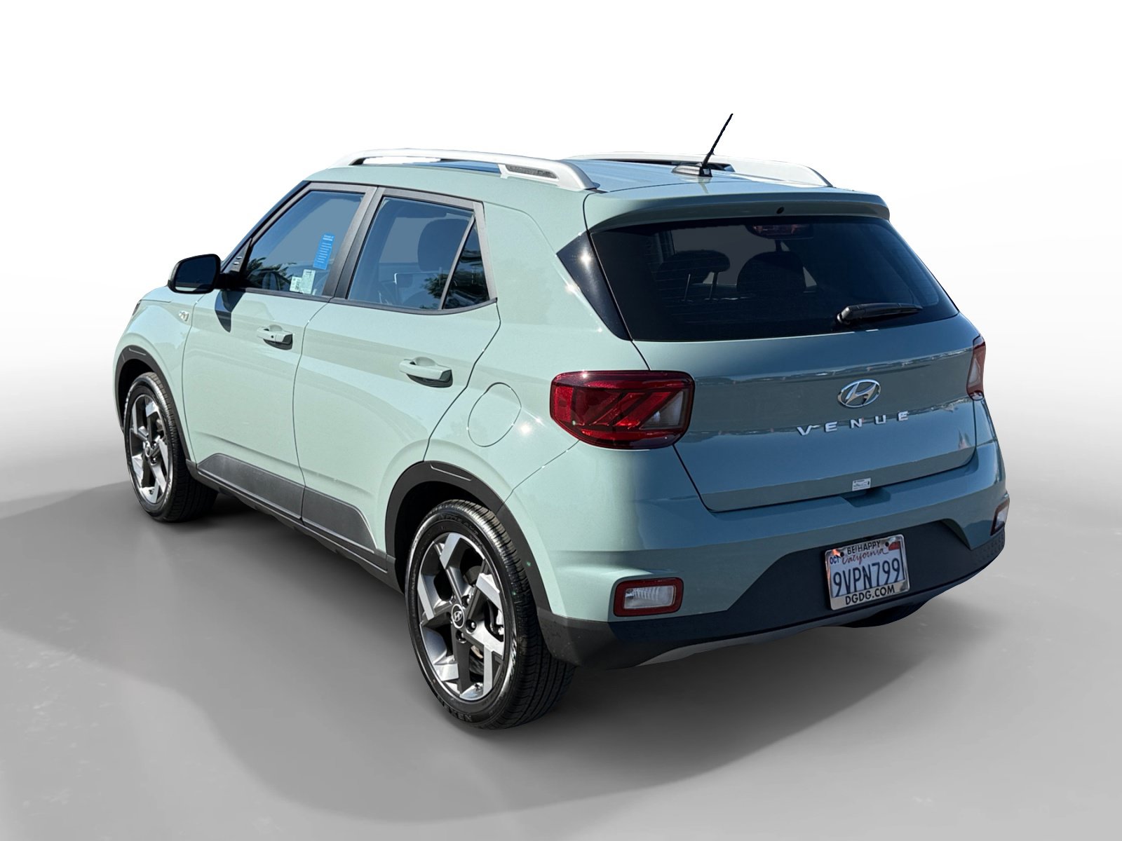 Certified 2025 Hyundai Venue SEL FWD image 3