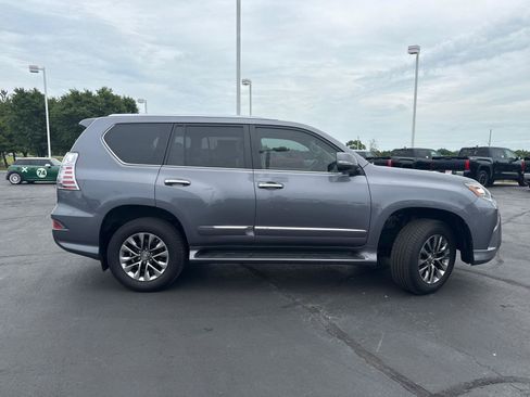 Used 2017 Lexus GX 460 Luxury w/ Preferred Accessory Package AWD/4WD image 12