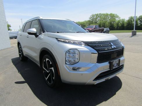 Used 2022 Mitsubishi Outlander SEL AWD/4WD image 9