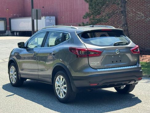 Used 2022 Nissan Rogue Sport SV FWD image 4