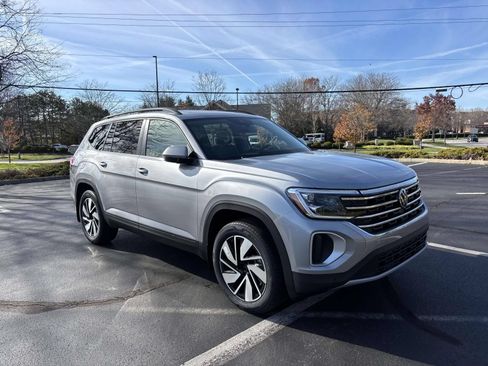 Used 2026 Volkswagen Atlas SE AWD/4WD image 1