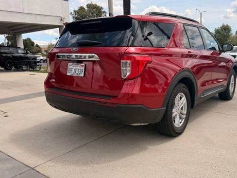 Used 2023 Ford Explorer XLT RWD image 3