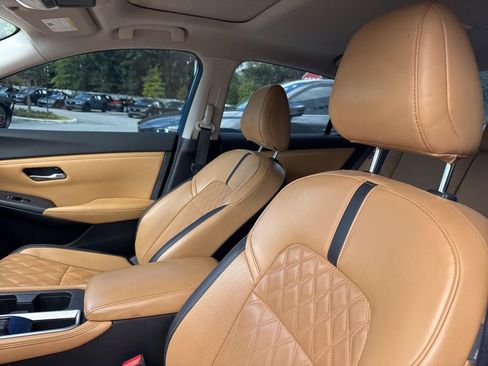 Used 2022 Nissan Sentra SV w/ SV Premium Package image 16