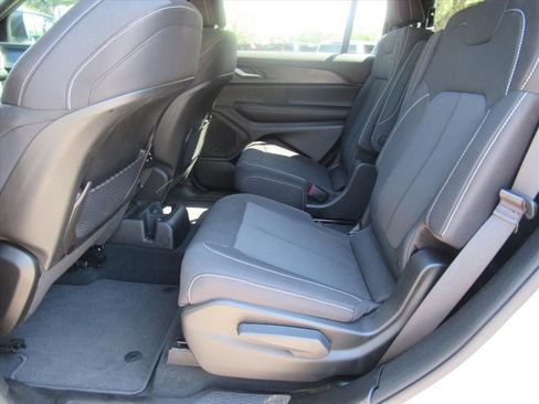 Used 2024 Jeep Grand Cherokee L Laredo w/ Luxury Tech Group I AWD/4WD image 30