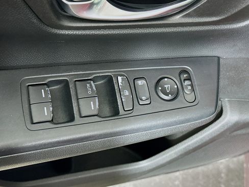 Used 2025 Honda CR-V LX image 15