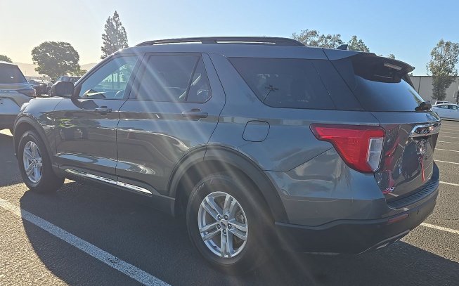 Used 2023 Ford Explorer XLT w/ Equipment Group 202A RWD image 3