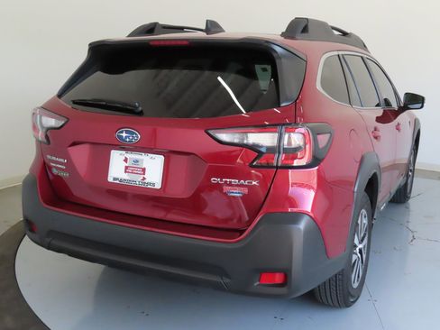 Certified 2025 Subaru Outback Premium image 4