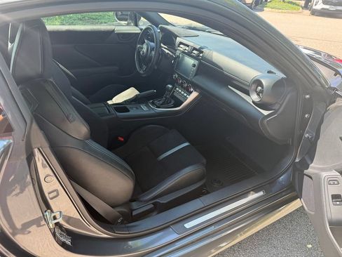 Used 2026 Toyota GR86 Premium w/ ALL Weather Mat Package (TMS) RWD image 13