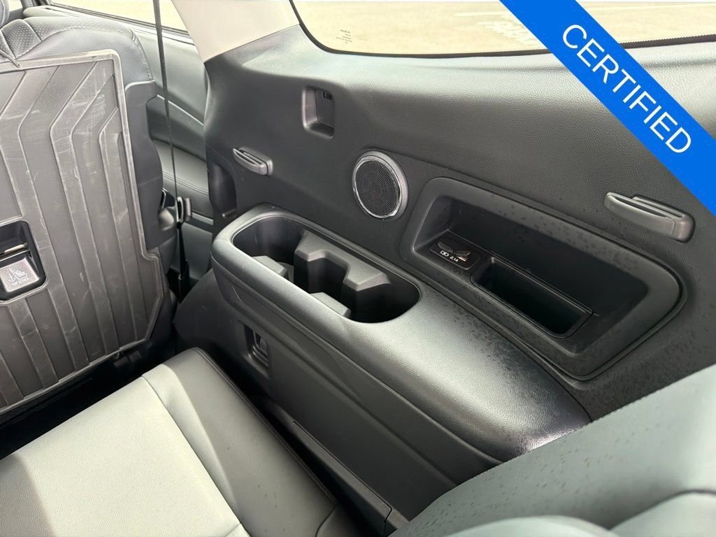 Certified 2025 Subaru Ascent Bronze Edition w/ Onyx Package AWD/4WD image 34