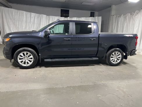 Used 2023 Chevrolet Silverado 1500 Custom image 4