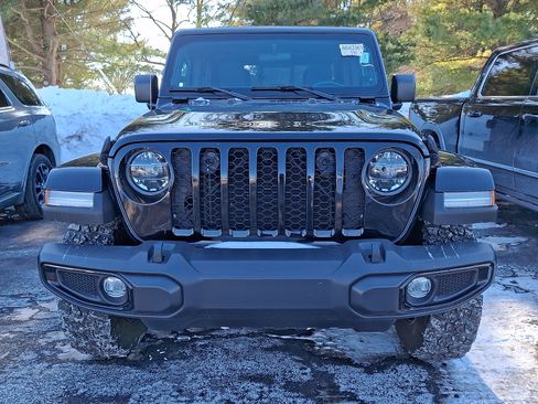 Certified 2022 Jeep Gladiator Sport image 3