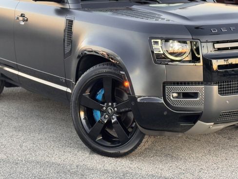 Used 2022 Land Rover Defender 110 V8 image 4