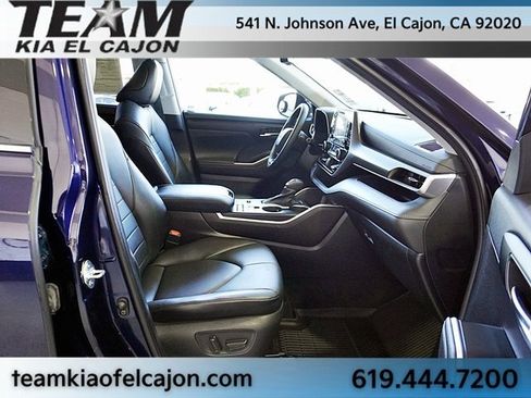 Used 2021 Toyota Highlander XLE image 11