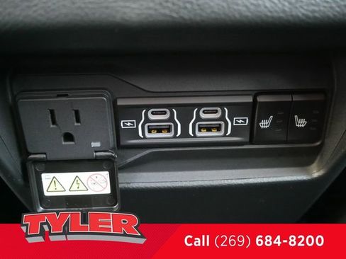 New 2025 Jeep Grand Cherokee Limited w/ Black Appearance Package image 43