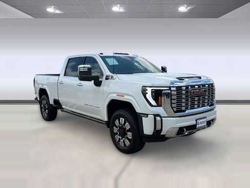 Used 2025 GMC Sierra 2500 Denali w/ Denali Reserve Package AWD/4WD image 7