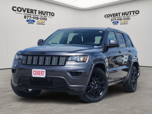 Used 2018 Jeep Grand Cherokee Altitude RWD image 1