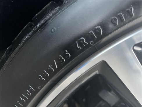 Used 2019 Volkswagen Golf R 4-Door image 28