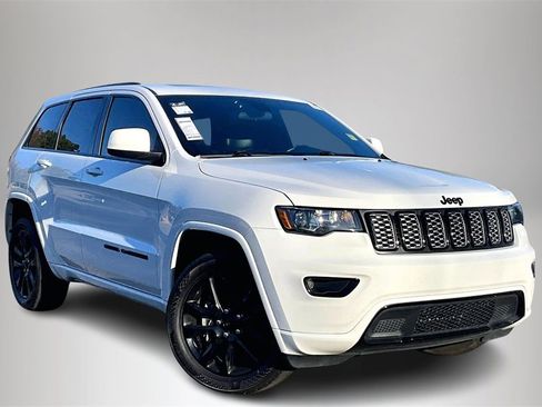 Used 2021 Jeep Grand Cherokee Laredo X image 1