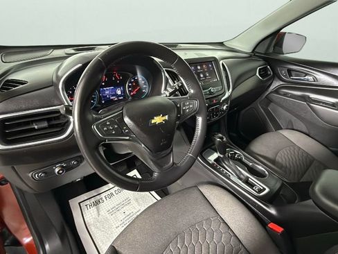 Used 2020 Chevrolet Equinox LT image 18